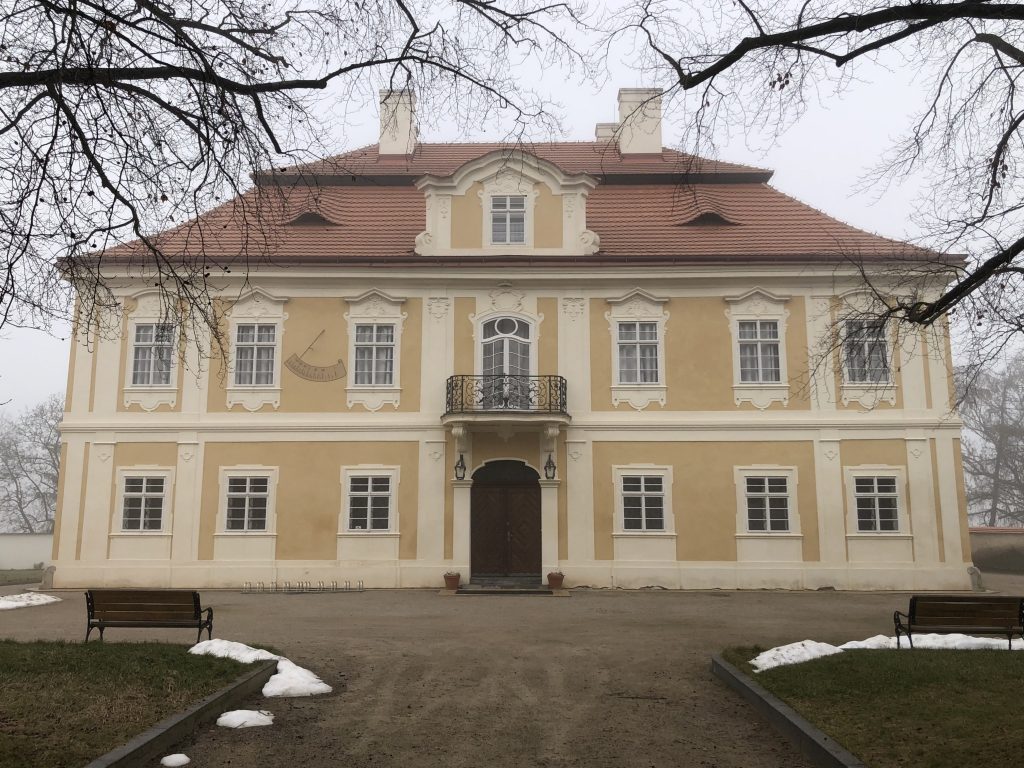 Panenské Břežany Horní zámek GEMA ART International s.r.o.